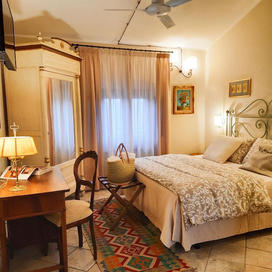 Boutique Hotel Fox'S Inn サン・ジュスティーノ・ヴァルダルノ エクステリア 写真